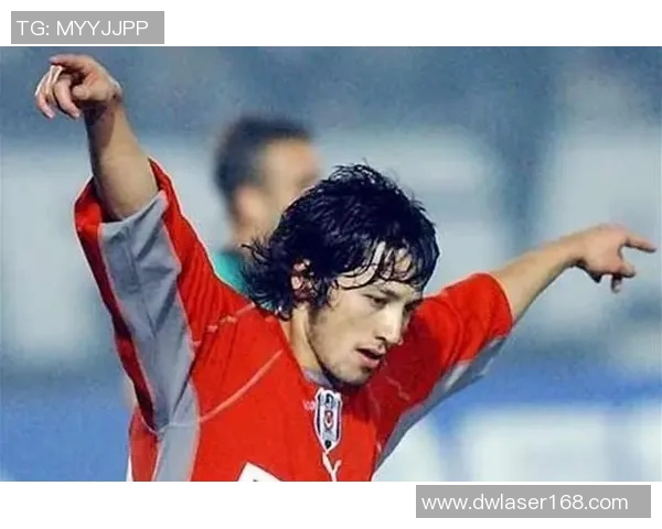 足球明星伊尔汗的生平成就与精彩瞬间全景介绍